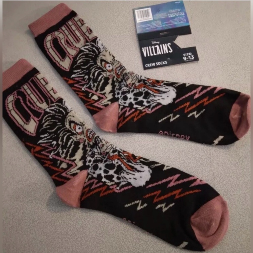 Disney Villian’s Series Cruella Deville Crew Socks - Black and Pink - Picture 8 of 8
